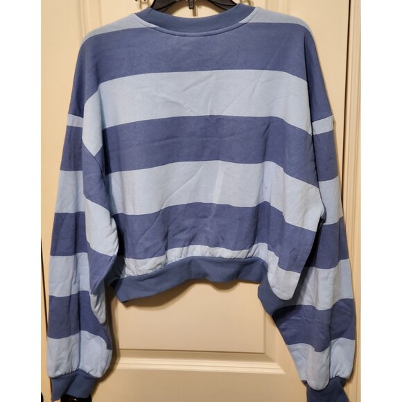 Strawberry Shortcake Women’s Cropped Sweatshirt Blue Striped Size XL - NWT - Picture 3 of 7